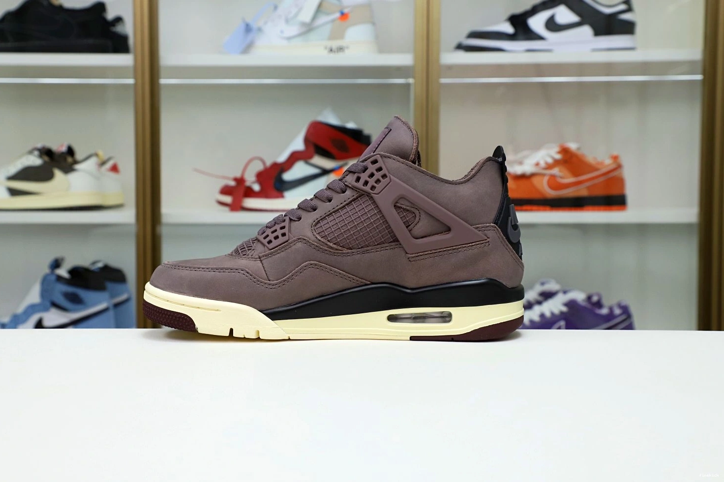 AIR 4 AM JORDAN 1102